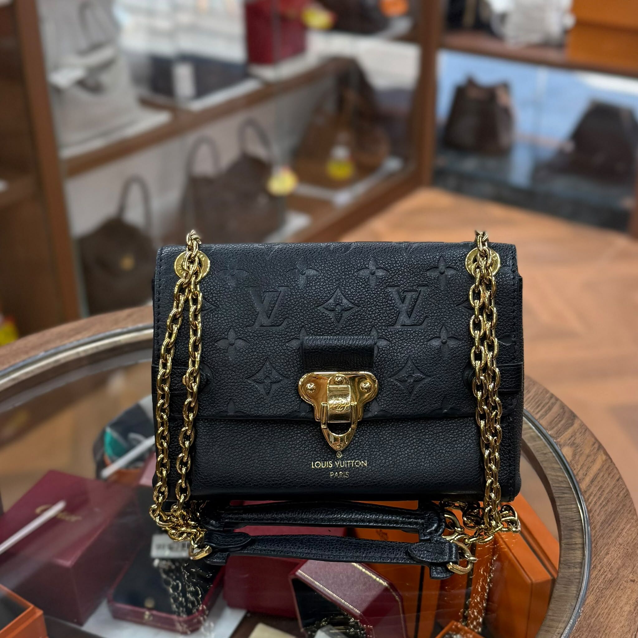 90%NEW USED LV VAVIN BB 黑色牛皮金扣 MONOGRAM #芯片款 M44550