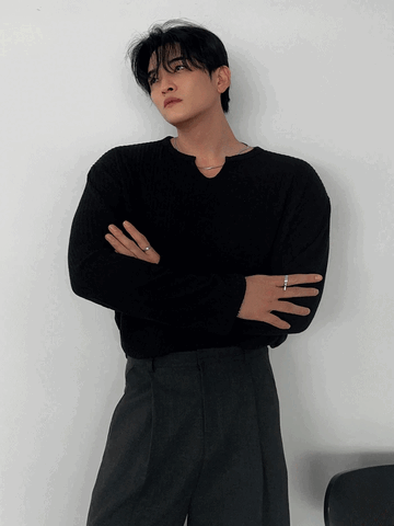 Notched Ribbed Long Sleeve T-shirt