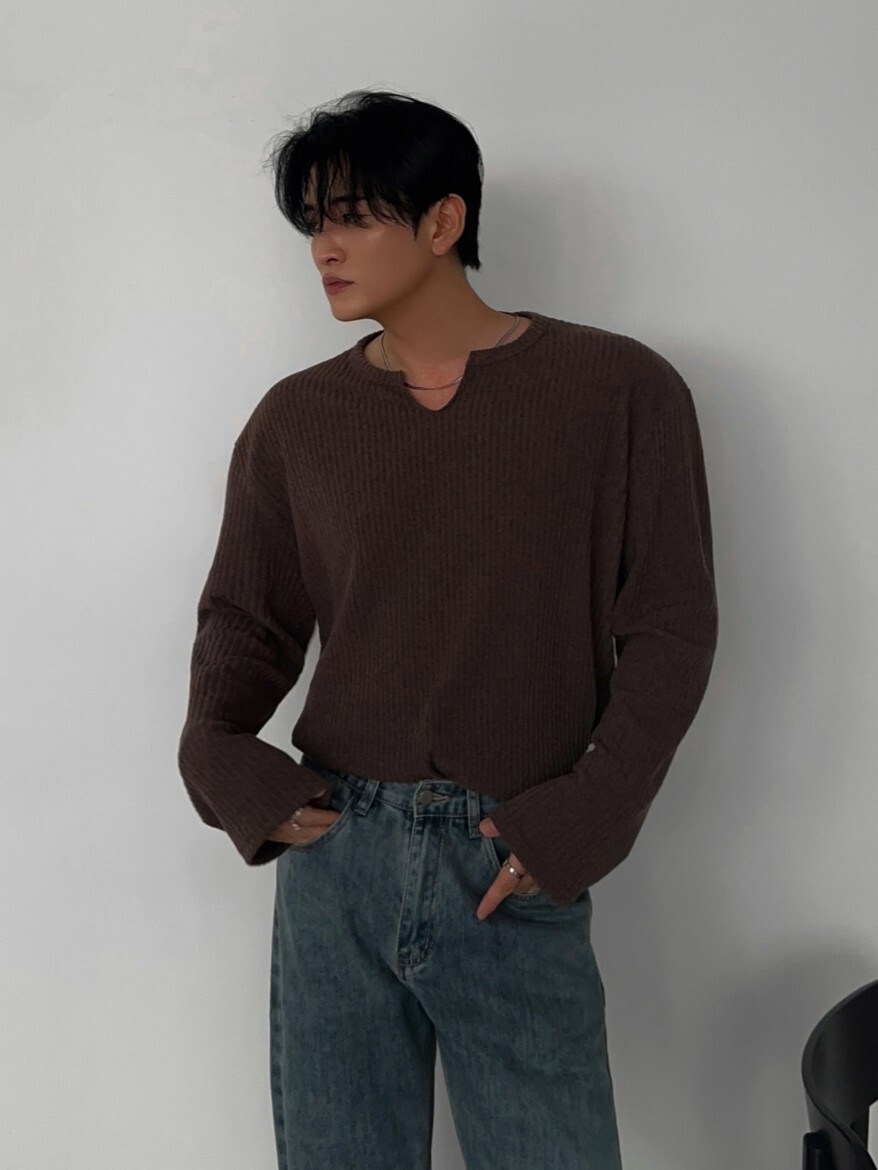 Notched Ribbed Long Sleeve T-shirt