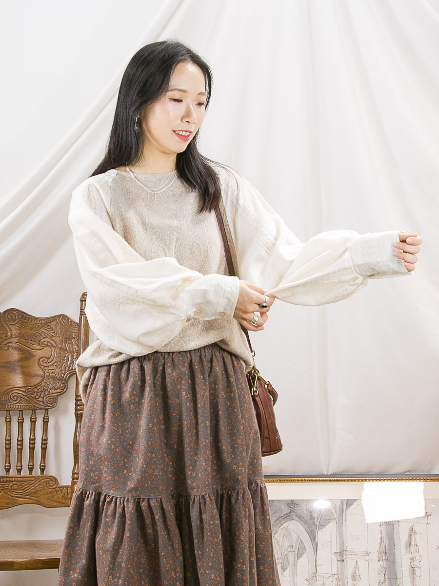 【2/10-4/10 限時優惠】手袖直紋刺繡麻料．毛毛LACE TOP