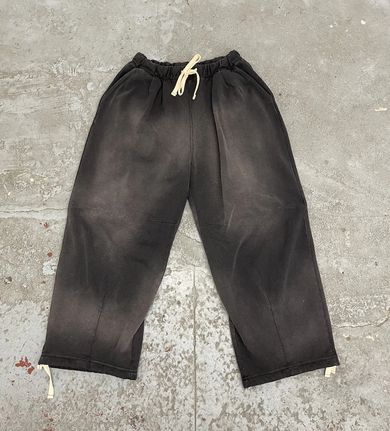 MOOJIMOOJI - 04 SWEATS - AGED BLACK
