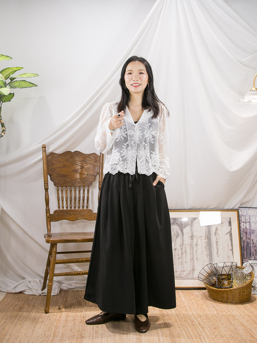 【2/10-4/10 限時優惠】全開胸扣鈕．通花刺繡 網布TOP