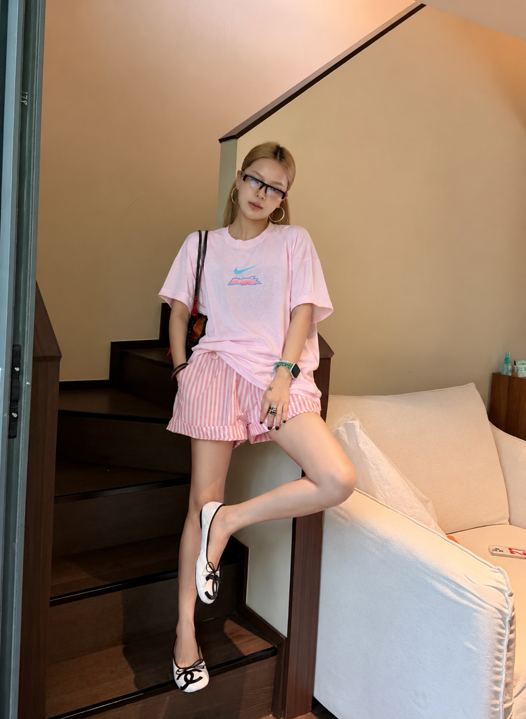 <小資族的NIKE衣櫥👗> NIKE 短袖上衣 Y2K法鬥犬 米白/桃粉(HM4625-133/HM4625-663)