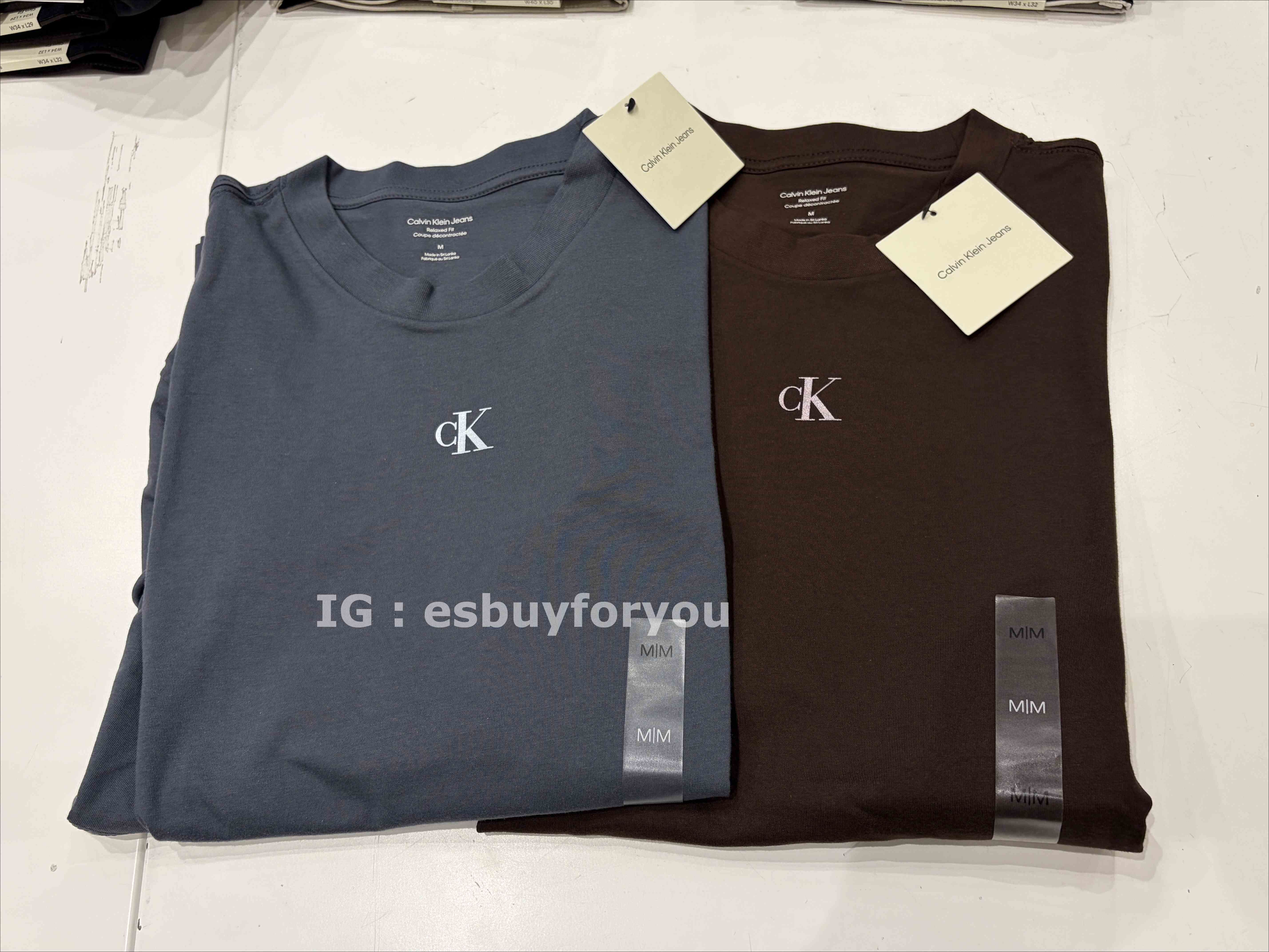 CK 男大人 厚領設計 經典小字樣  寬版 短TEE (2色)