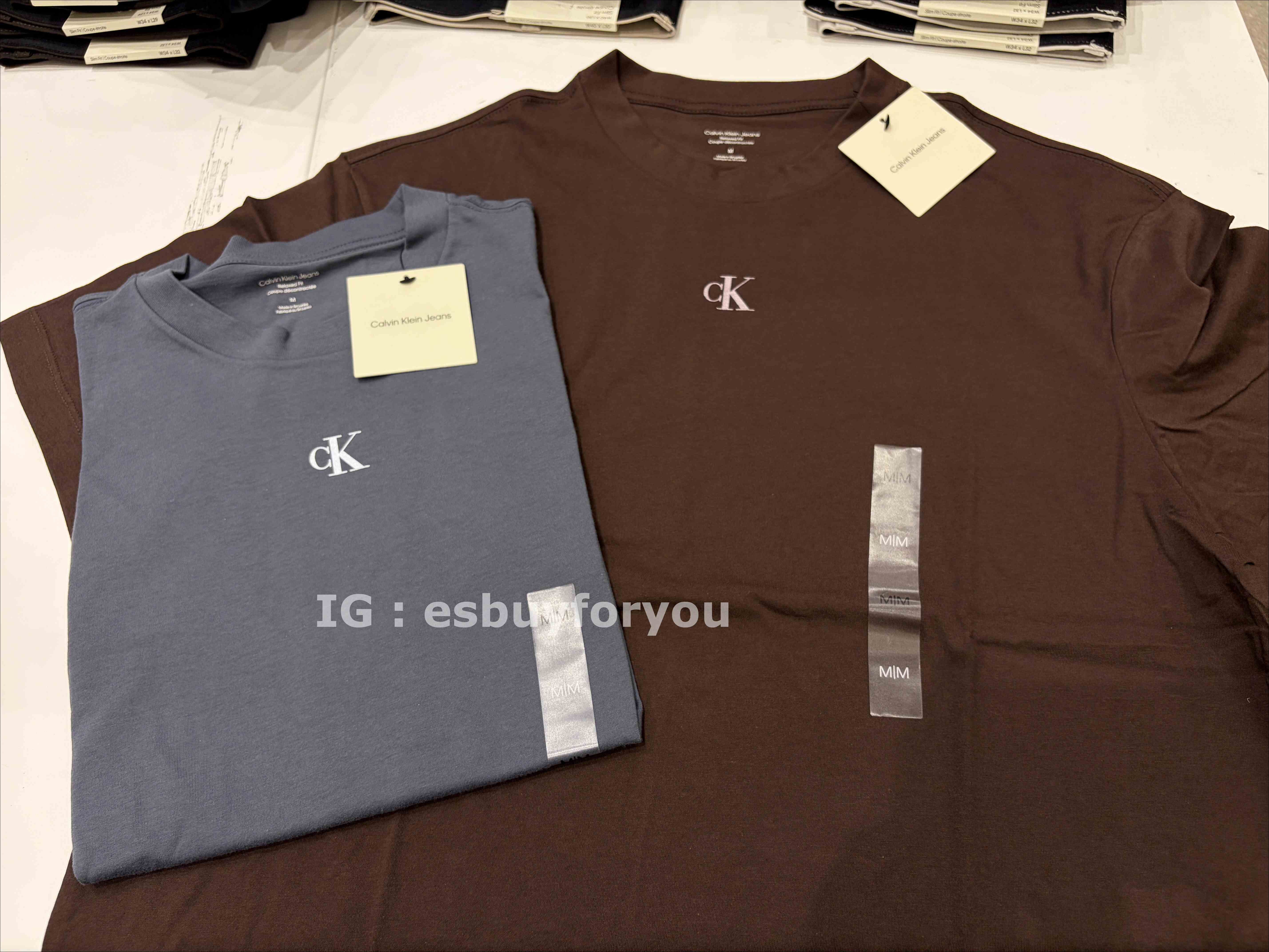CK 男大人 厚領設計 經典小字樣  寬版 短TEE (2色)