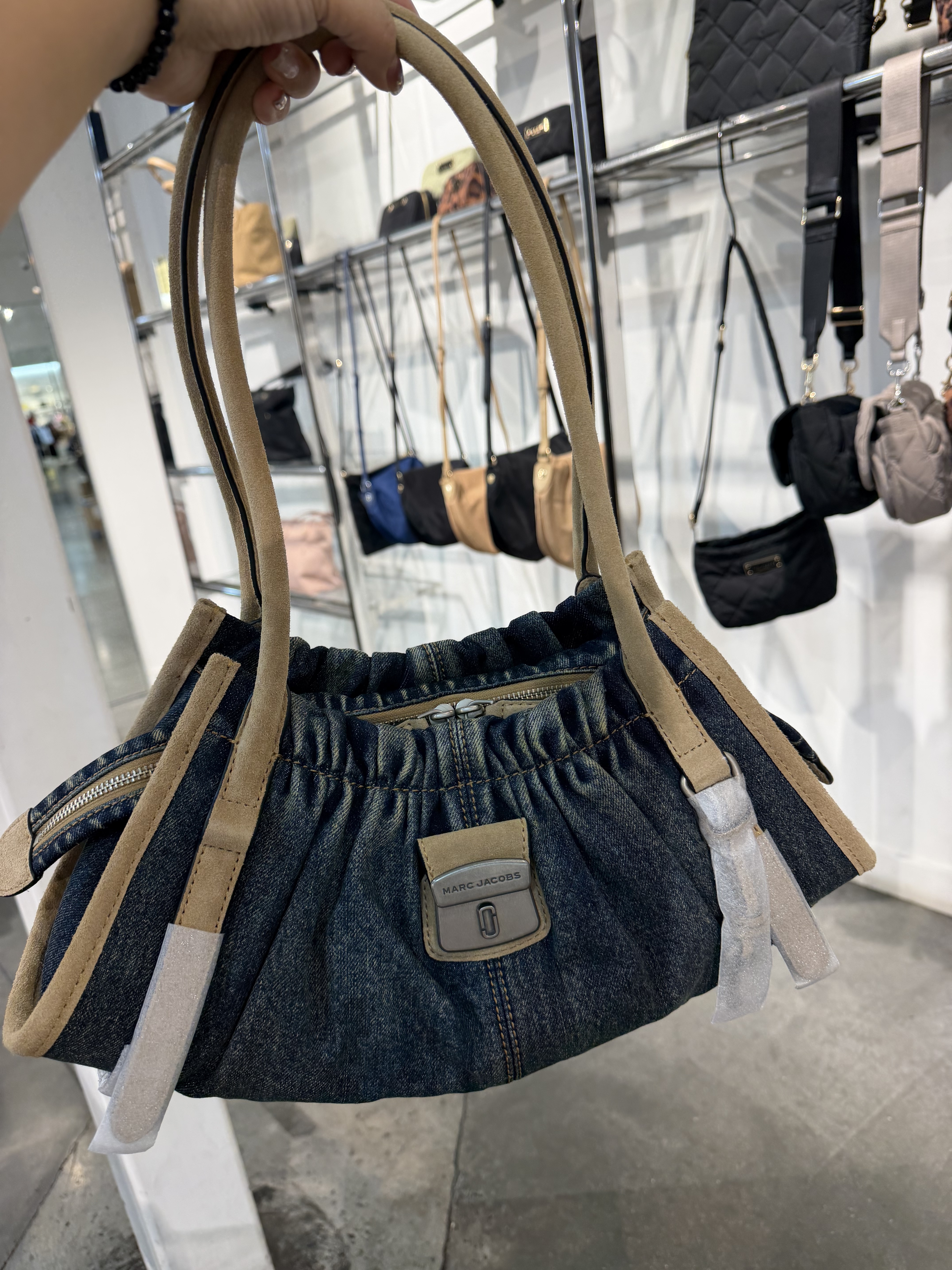 【直播】Marc Jacobs LX100207 The Denim Suede Cristina Satchel 單肩包