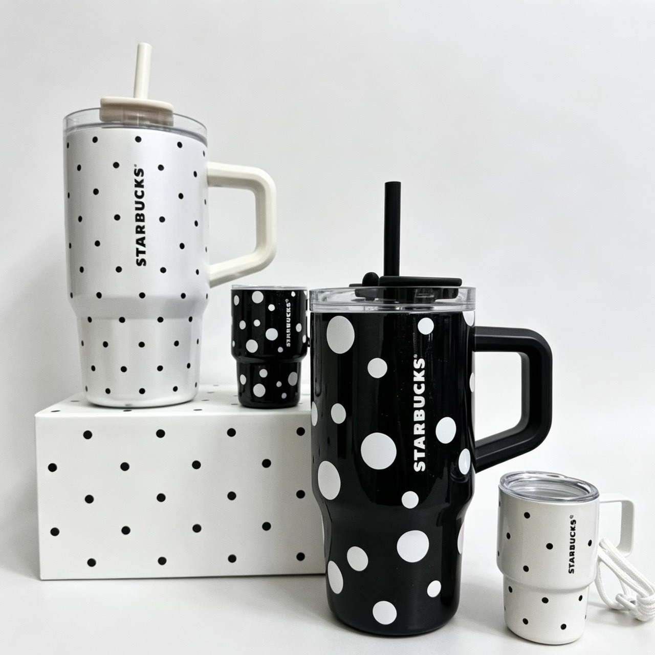 【預購】國外限定 Starbucks 波點漫境系列 黑白波點 水壺 雙飲口 保溫杯 615ml 買大送小 組合 2色