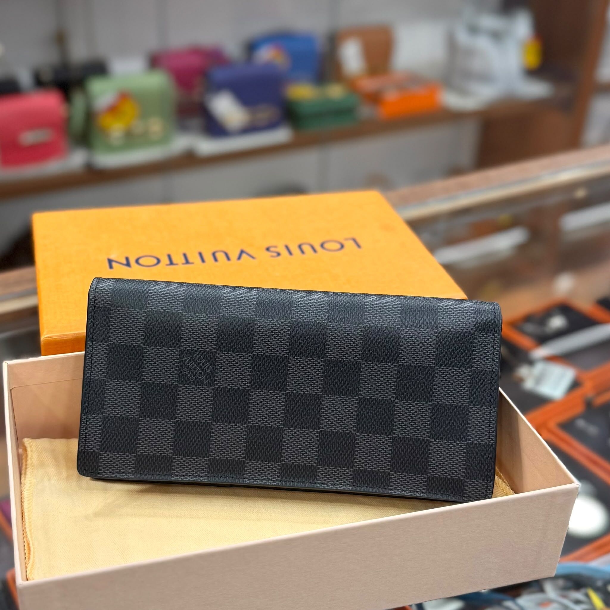 閑置品 LV長銀包 棋盤格黑灰帆布 BRAZZA DAMIER GRAPHITE  LONG WALLET N62665 TA4103