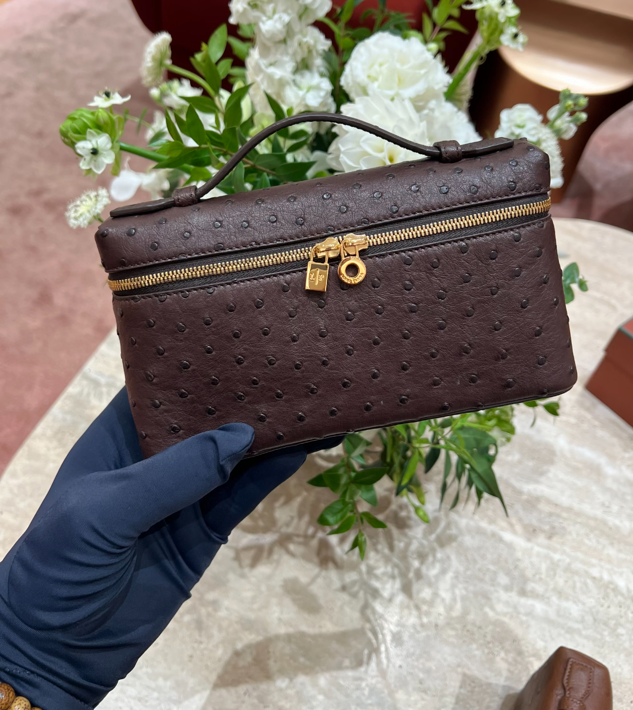 Loro Piana Extra Pocket L19 朱古力色鴕鳥皮金扣飯盒袋手袋