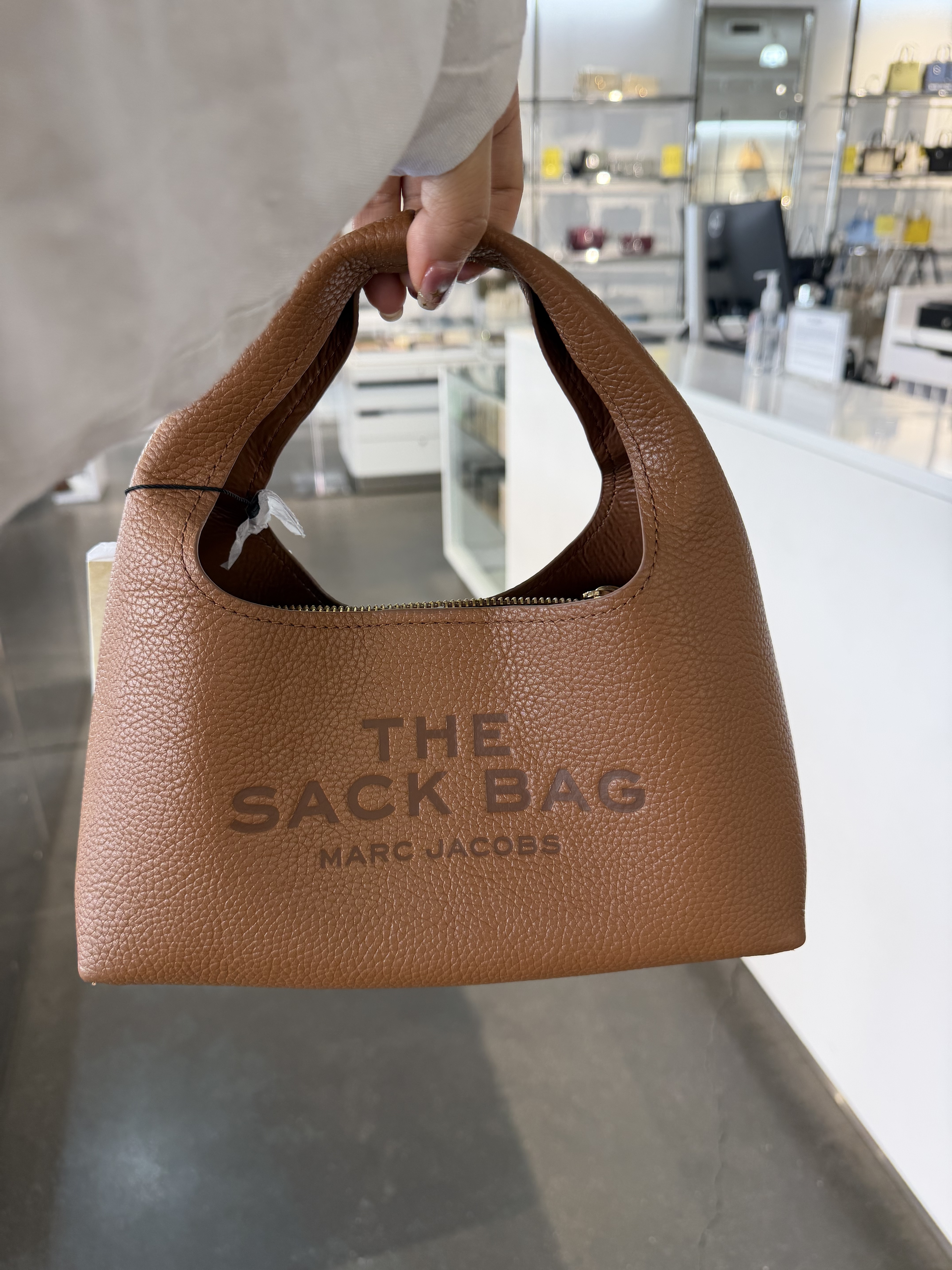 【直播】Marc Jacobs LX100210 The Leather 手提包