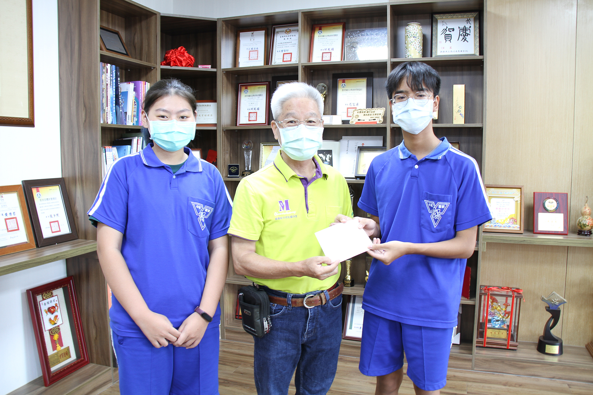 美吾家許繁清董事長長期捐款幫助清寒學子