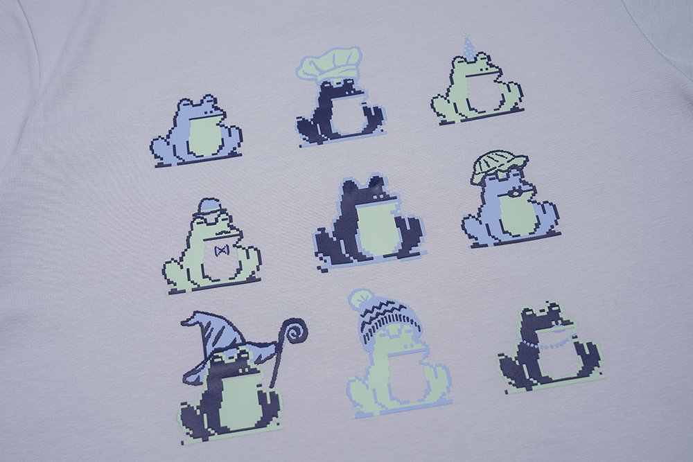 Nine Frogs T-shirt Light Gray