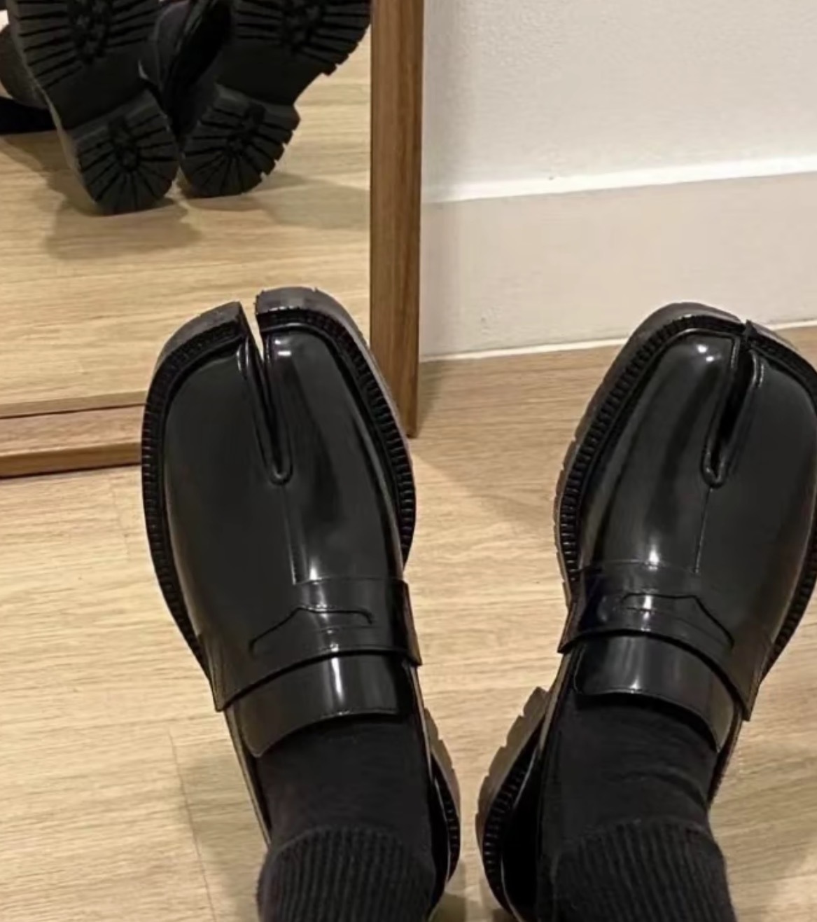 Maison Margiela Black Glossy Derby Shoes黑色亮面德比鞋