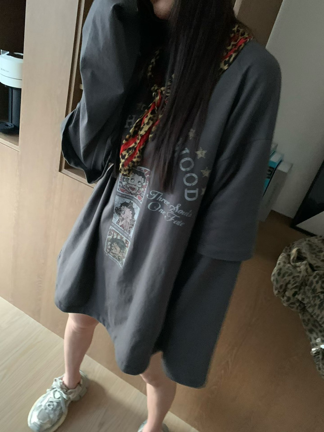 貝蒂貼紙拚袖長袖T