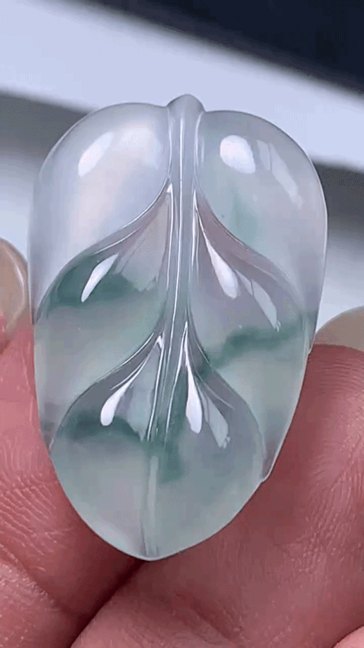 922424 翡翠冰種飄彩金枝玉葉
