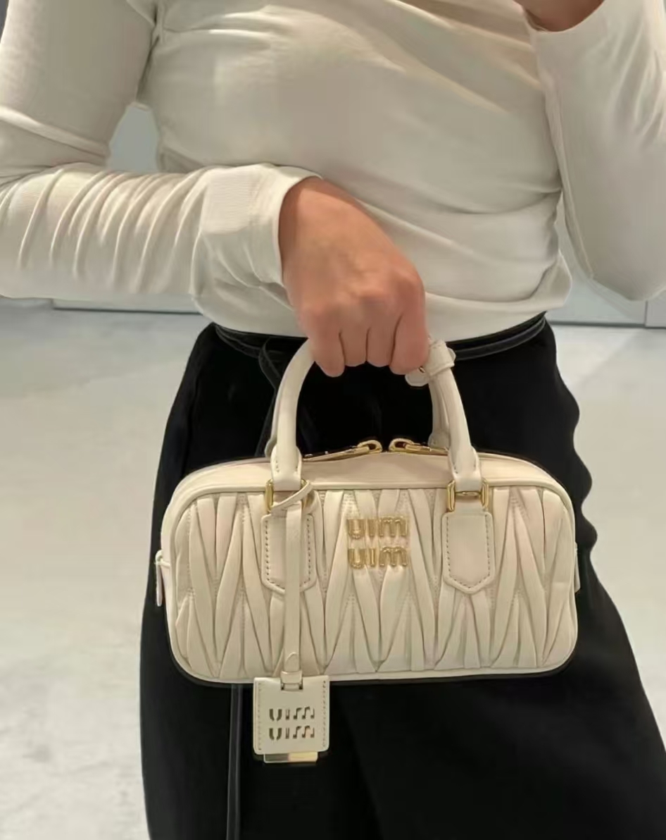 Miu Miu Small Arcadie Leather Bag White 白色金扣小號保齡球袋手袋