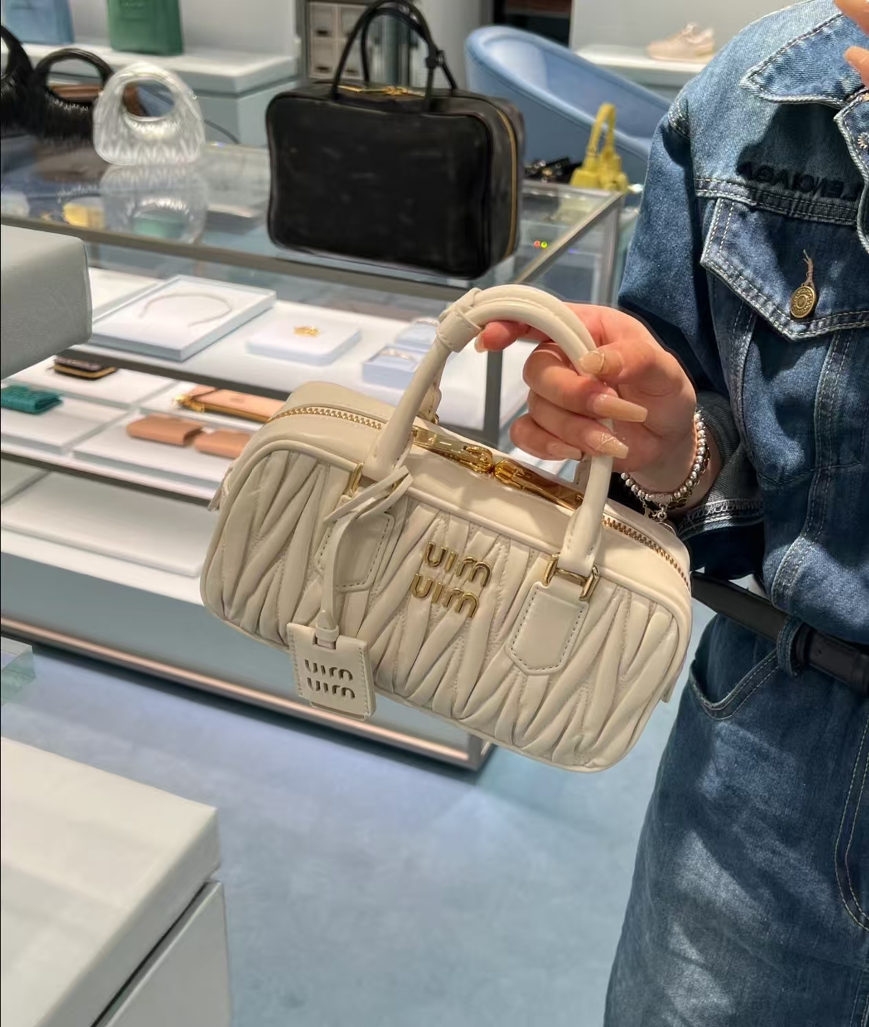 Miu Miu Small Arcadie Leather Bag White 白色金扣小號保齡球袋手袋