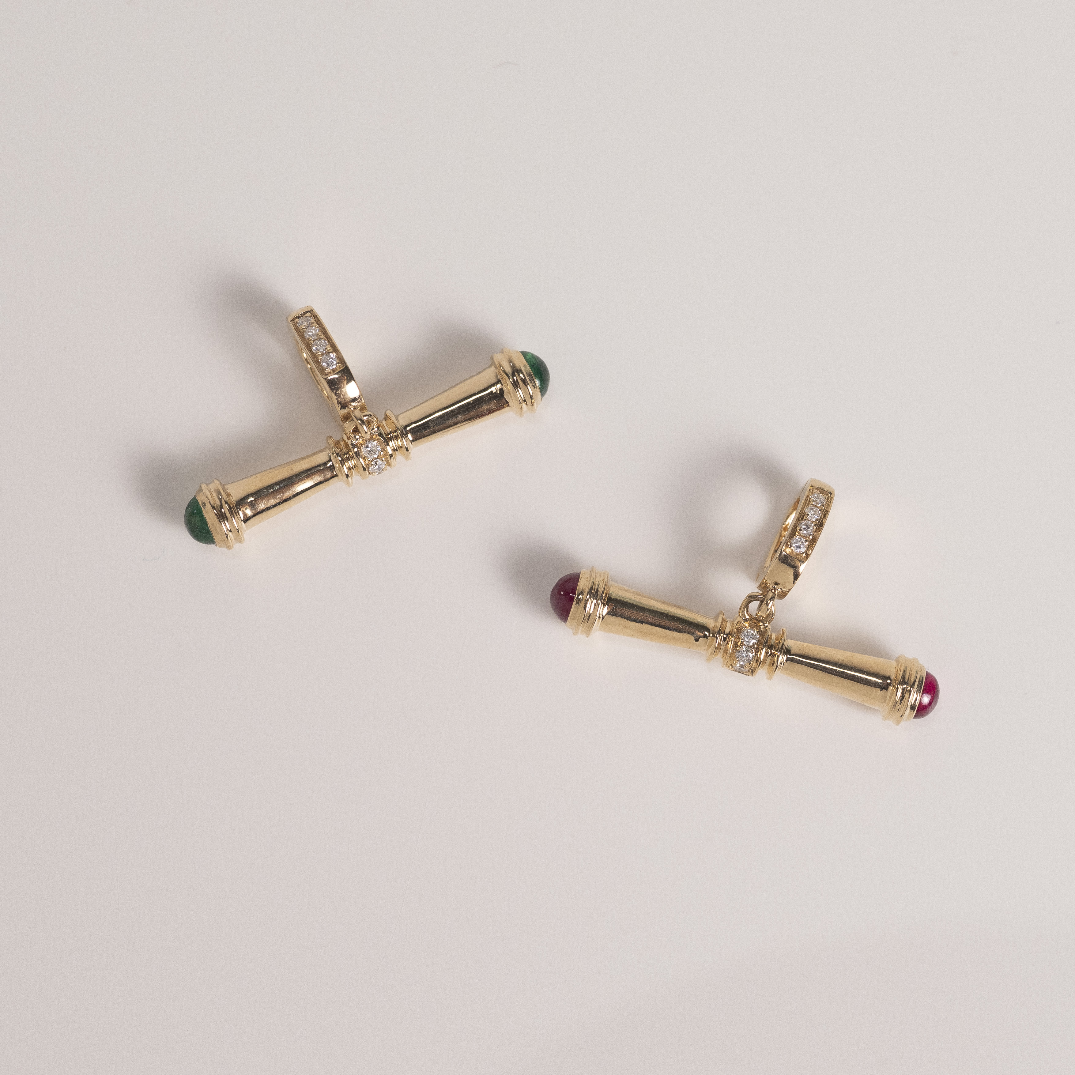 18K L’Élégance T-Bar Pendant