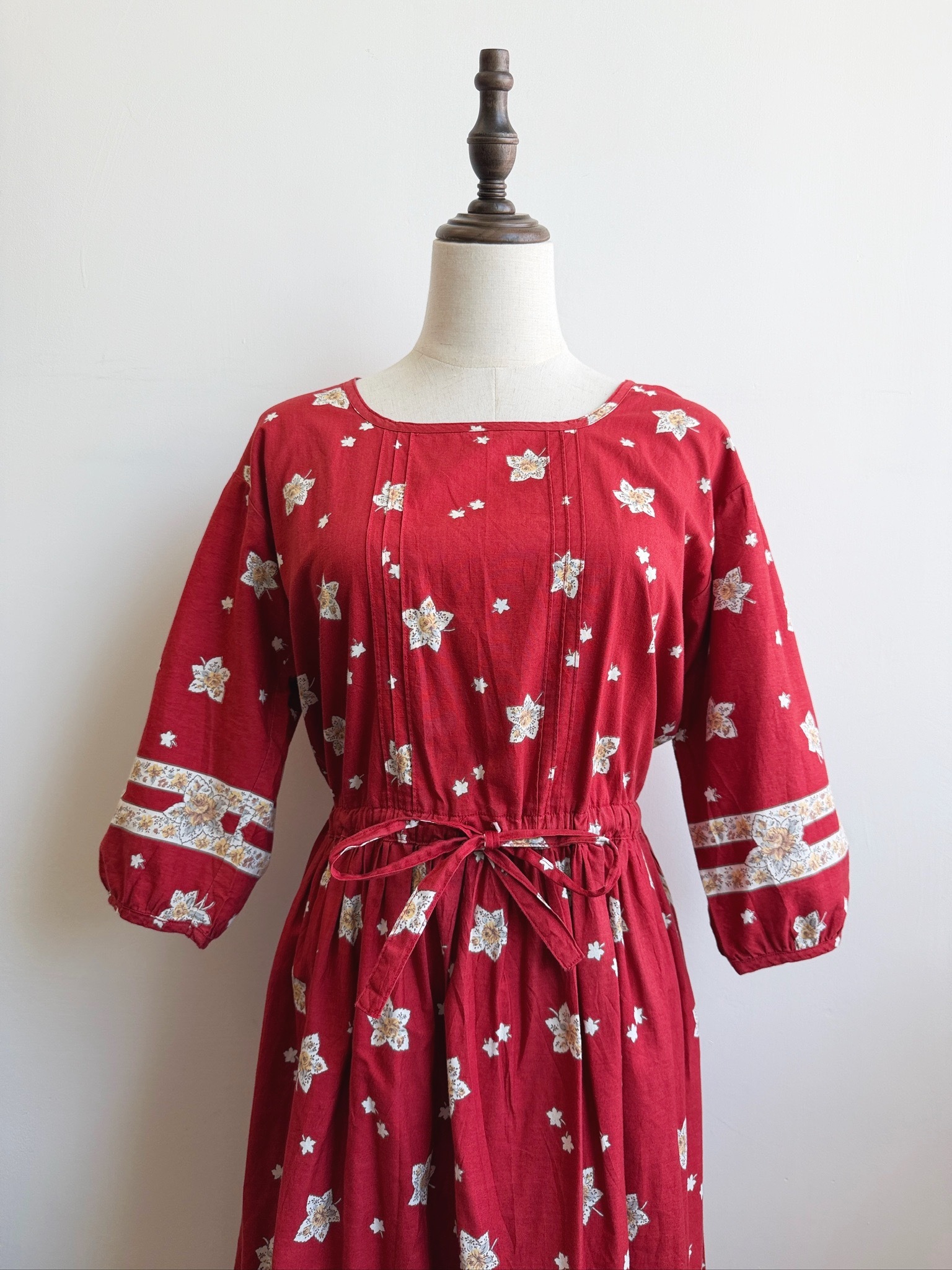 Vintage Red Leaf and Star-Flower Dress