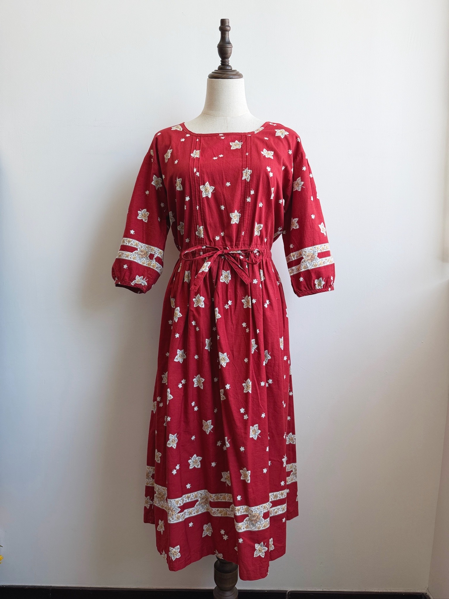 Vintage Red Leaf and Star-Flower Dress