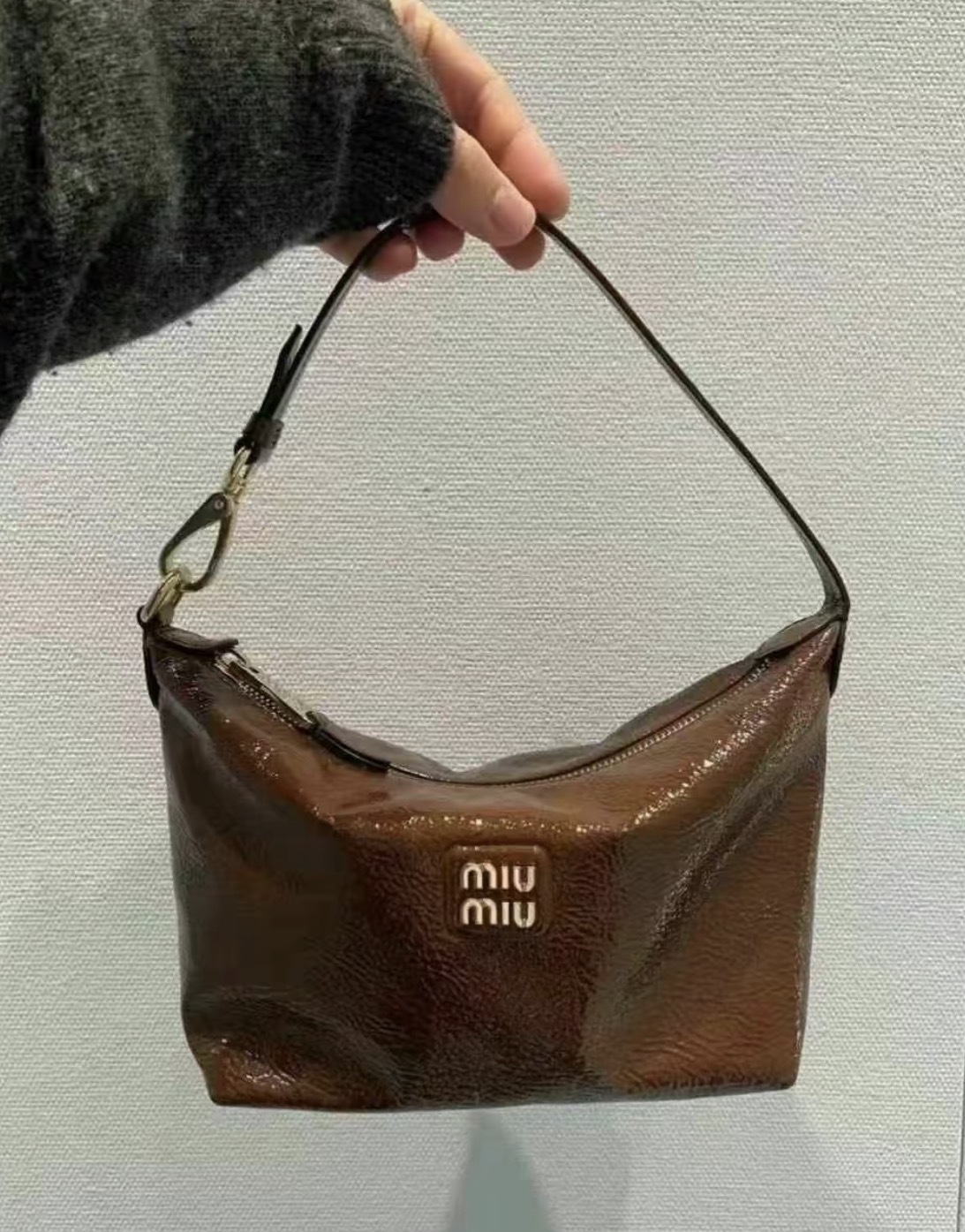 Miu Miu Waxed Leather Lunch Box Bag Palissandro 黃檀木色油蠟皮飯盒袋