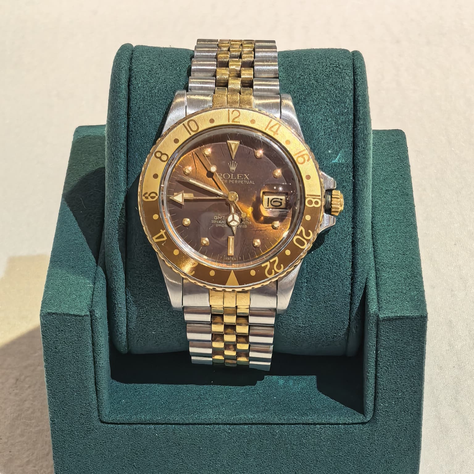85%NEW二手ROLEX  6740056 16753  40MM GMT MASTER 黃金朱古力啡古董表 #勞力士沙士圈 #香榭站正品