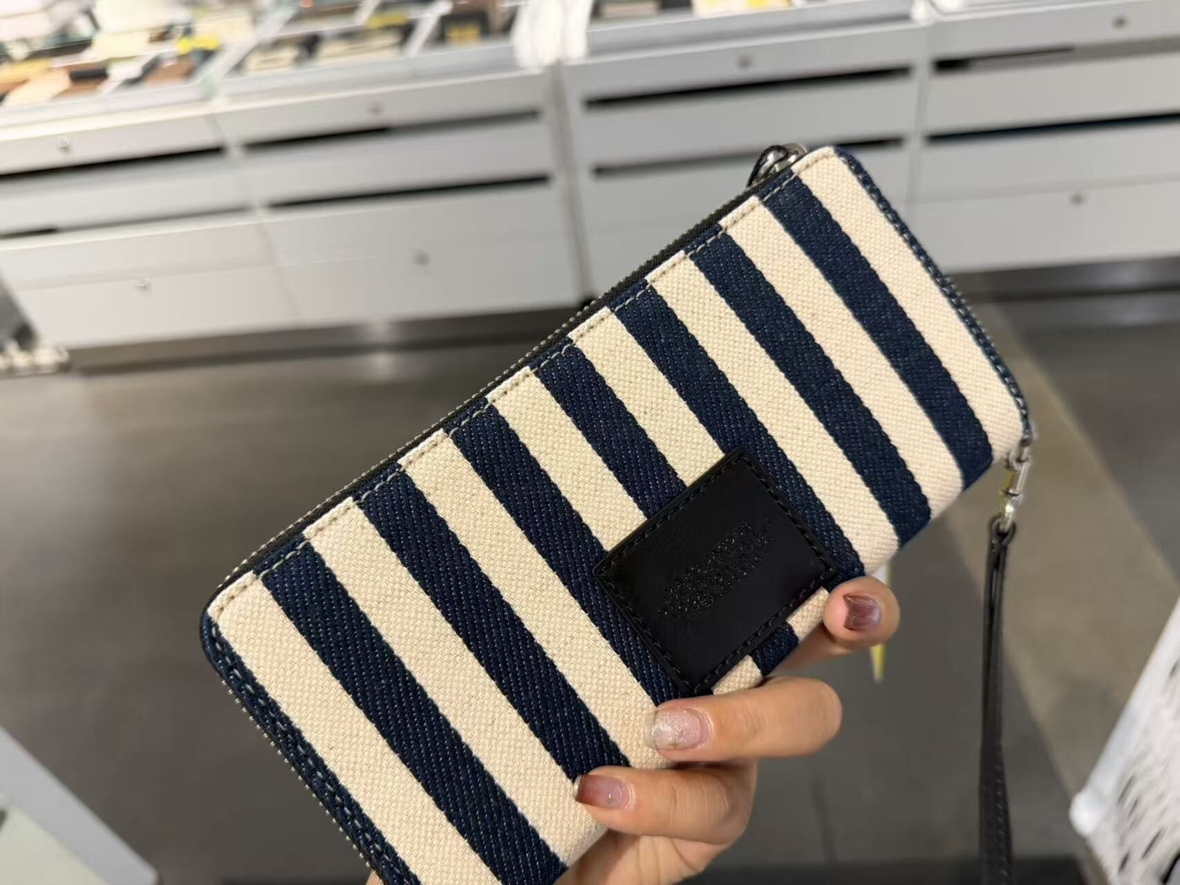 【直播】Marc Jacobs LX100272 條紋長銀包