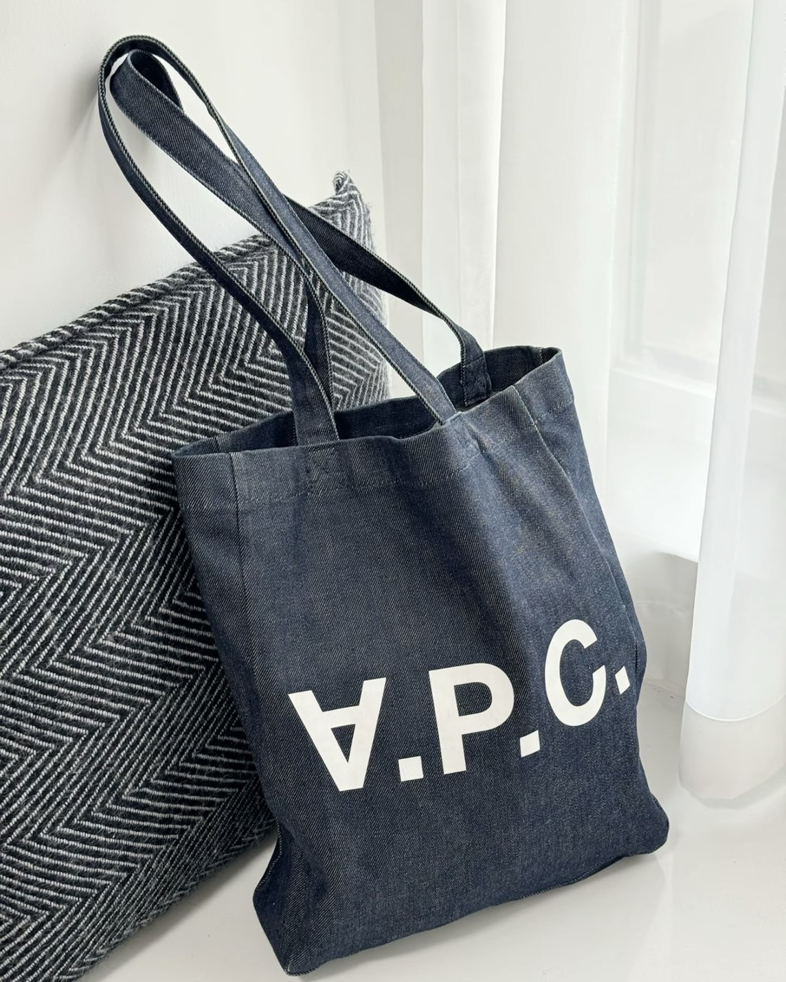 【預購】A.P.C. 大LOGO 手提袋 牛仔 COCSXM61445IAI