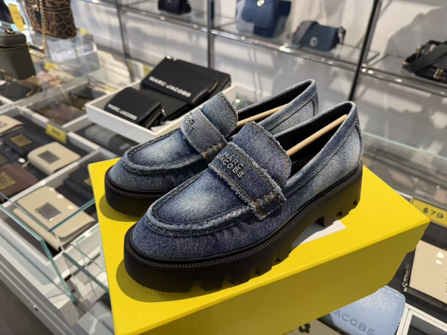 【直播】Marc Jacobs LX100285 洗水牛仔款樂福鞋 (藍色)