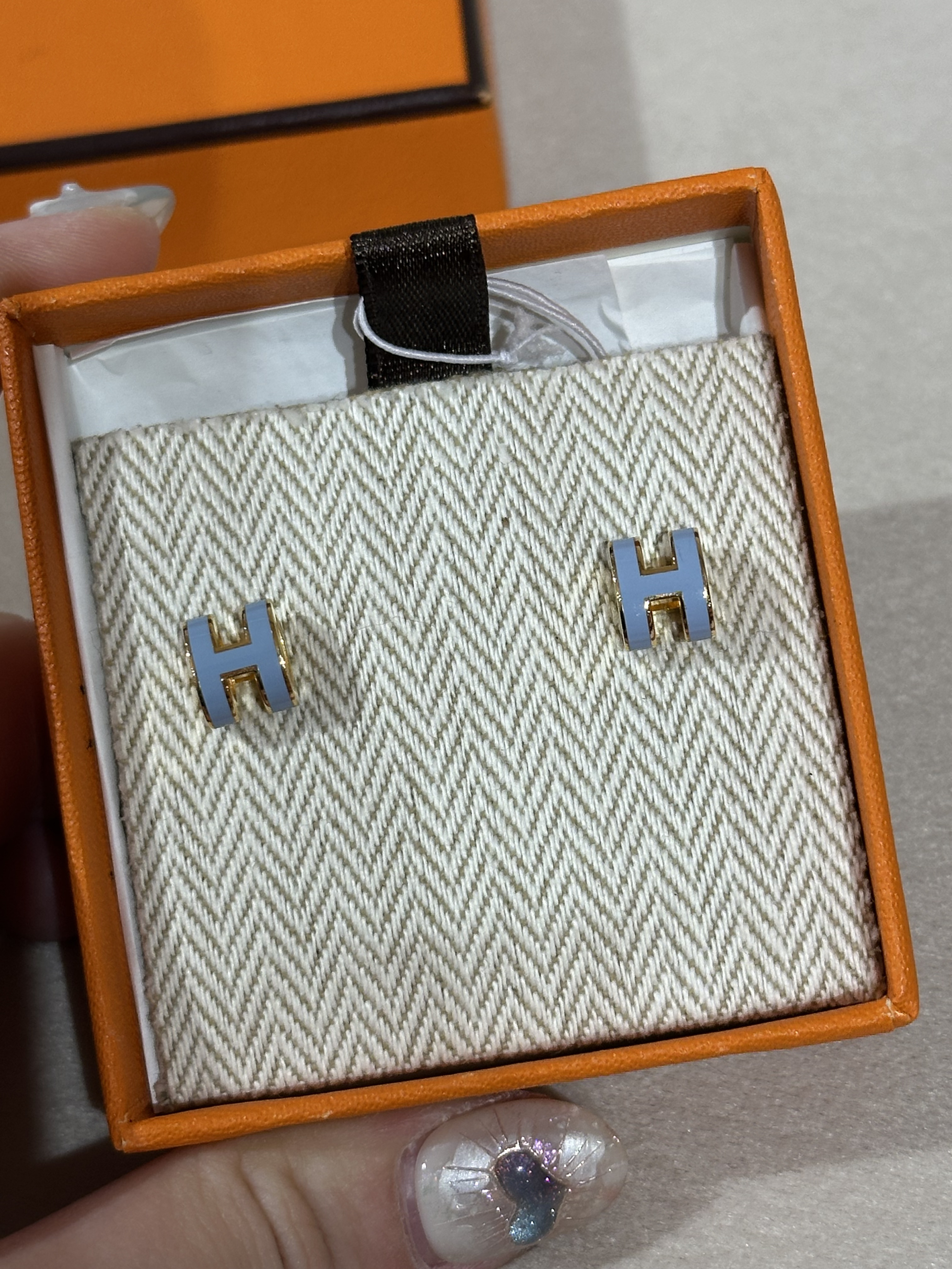 全新hermes 淺藍色耳環現貨