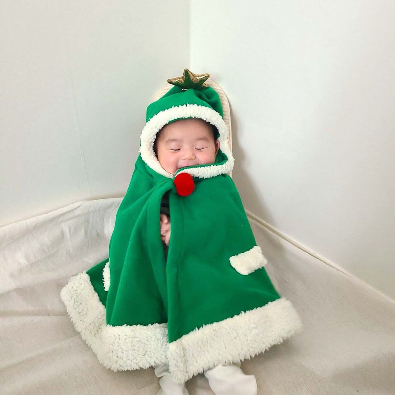 Uhorang 聖誕綠星星帽斗篷