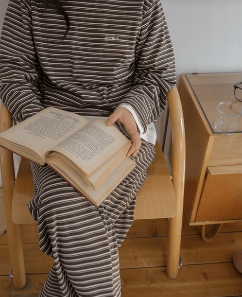 Juuneedu｜[長袖睡衣] Toffee Nut Stripe Embroidery Pajama [2 colors]