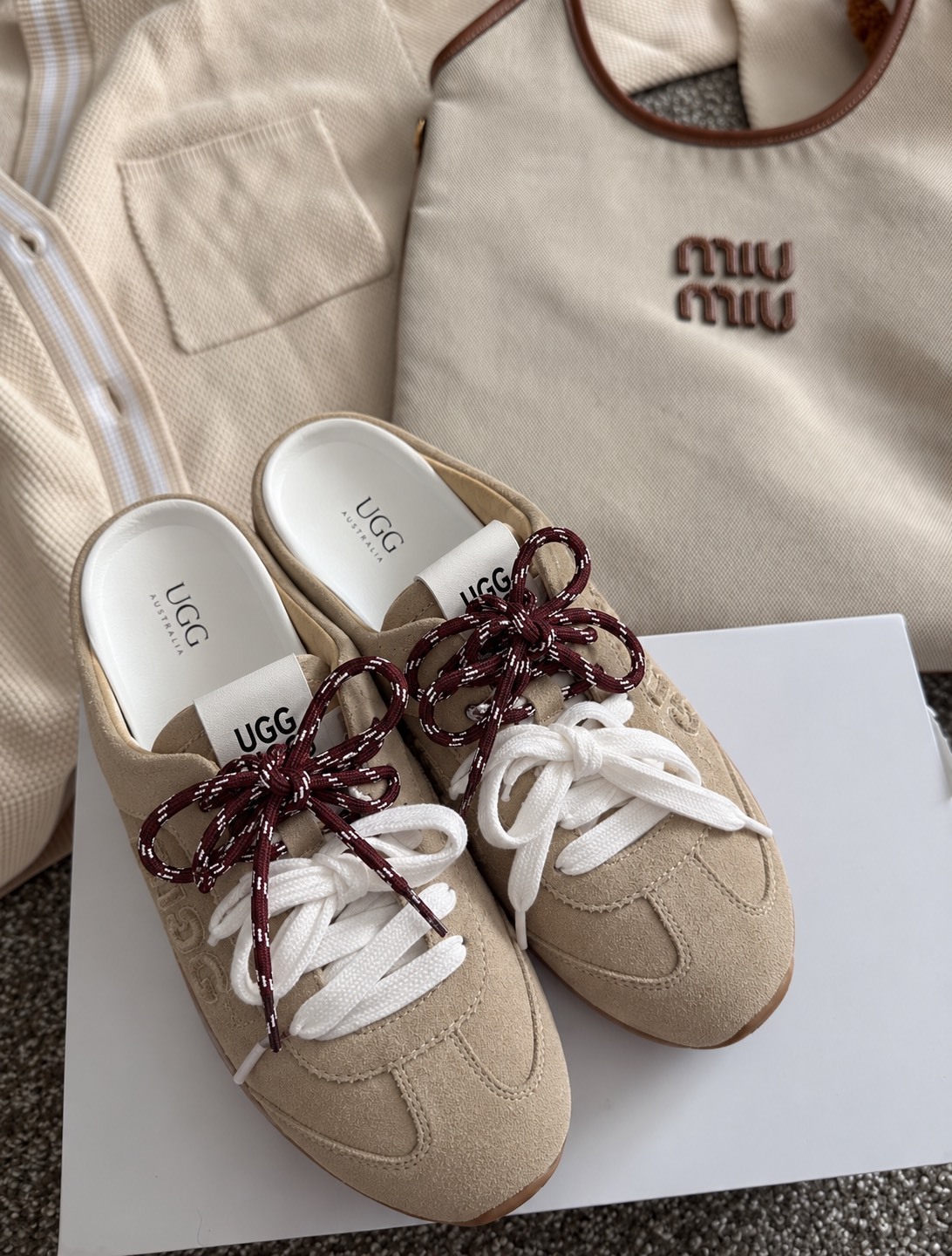<秋冬氛圍感神隊友!!>澳洲限定 UGG AUSPECIAL  綁帶造型拖鞋