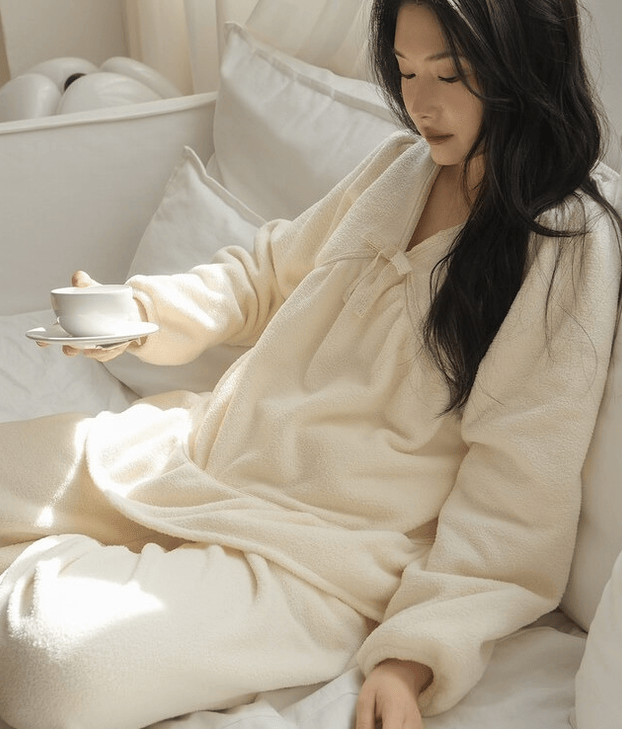 Juuneedu｜[長袖睡衣] Rouny Lace Fleece Pajama [4 colors]