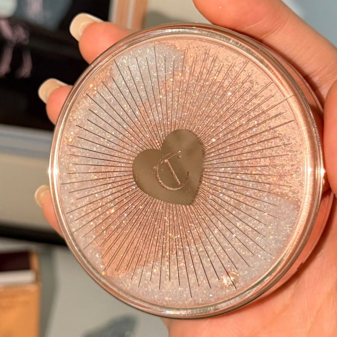 Charlotte Tilbury - Airbrush Flawless Finish Limited Edition 流沙限定小金盤粉餅  #0 Light  #1 Fair