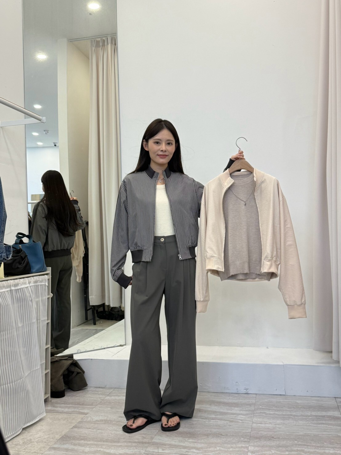 FP7228 拼蕾絲直紋拉鍊短外套