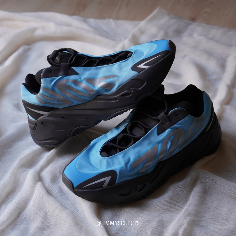 【代購】adidas Originals YEEZY BOOST 700 MNVN Bright Cyan 老爹鞋 男女同款 黑藍