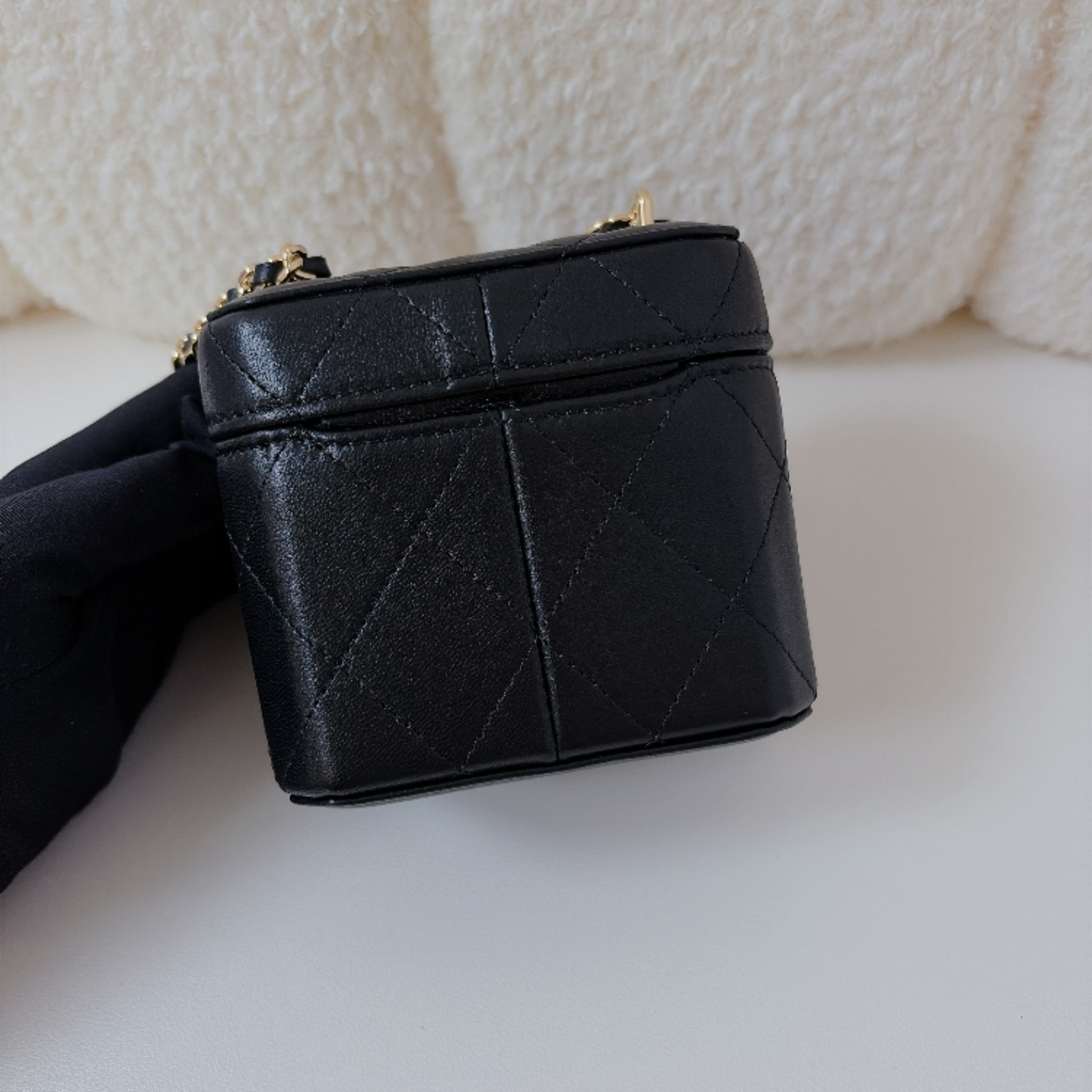 Chanel CC Turnlock Box Mini Vanity Case with Chain - Black / GHW