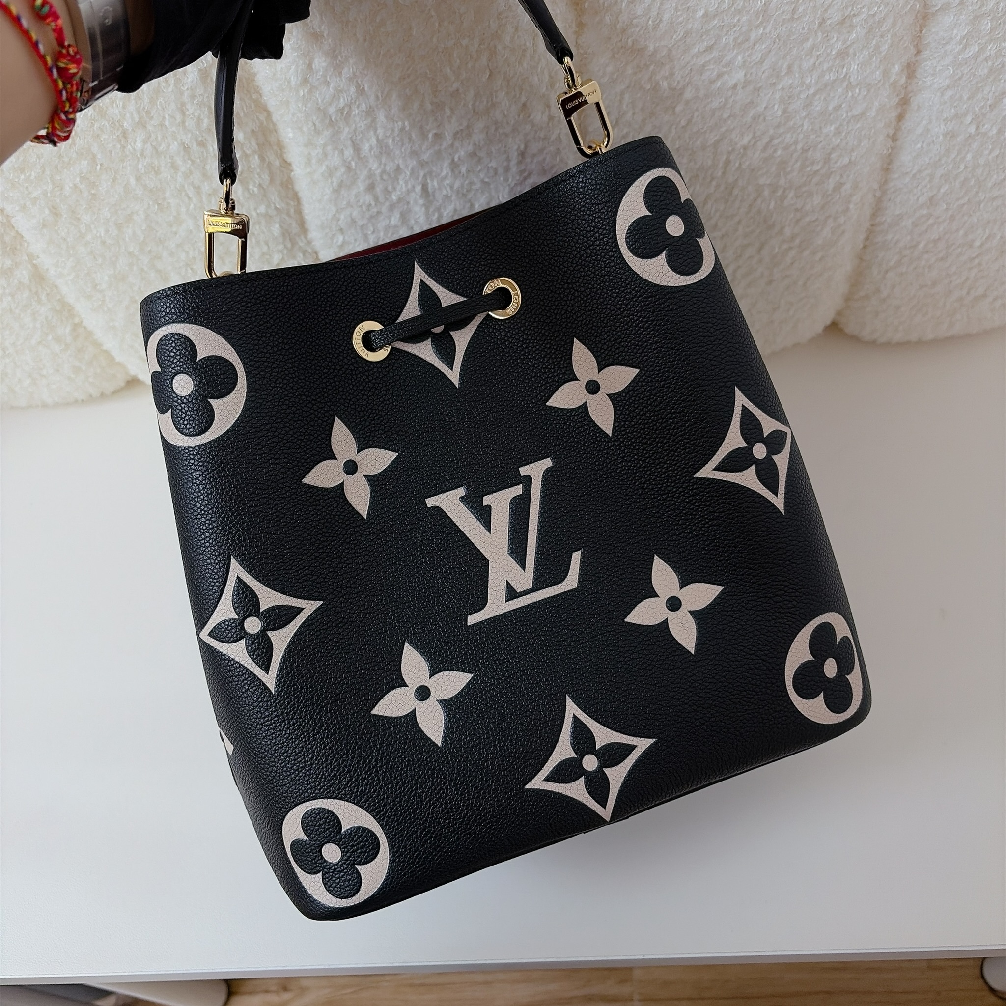 Louis Vuitton NéoNoé MM - Black and Beige / GHW