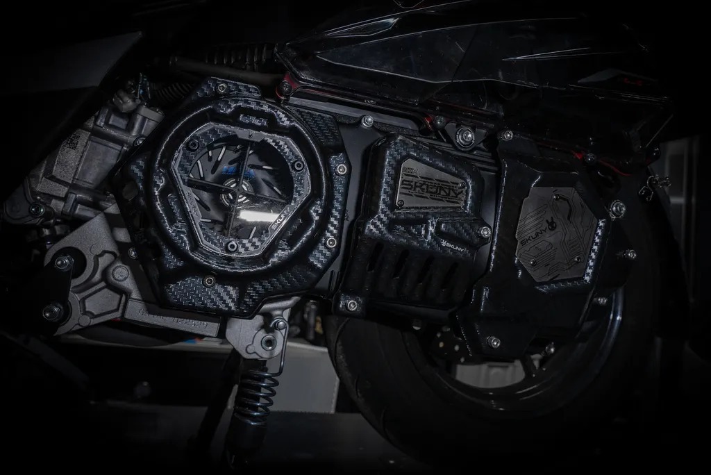 SKUN YAMAHA B8R 輕量傳動飾蓋