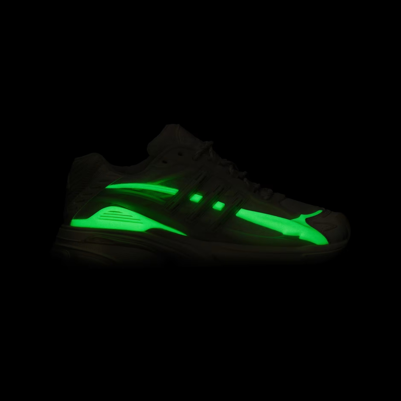 現貨| Pharrell Williams x adidas Originals Adistar Jellyfish White KH6730