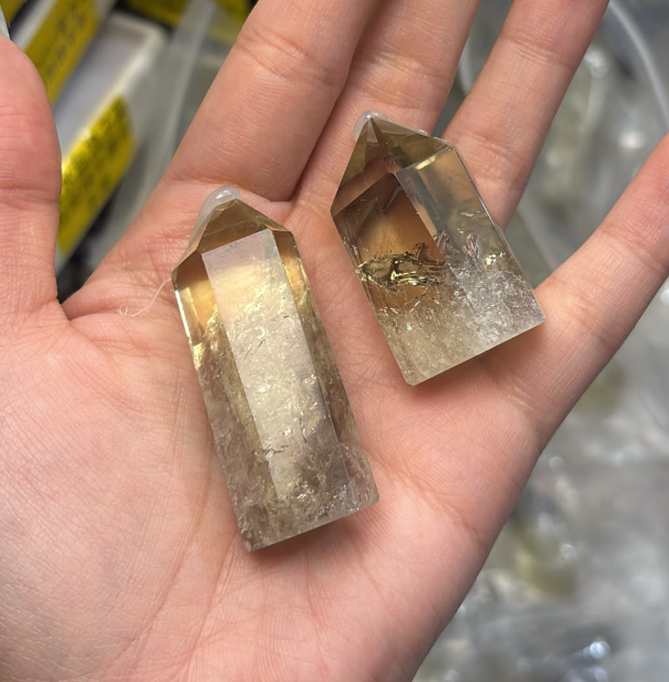 261003 - C85 魔晶宙斯（黃水晶茶水晶共生）原礦晶柱