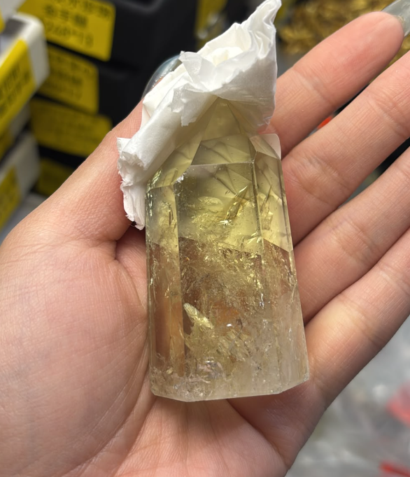 261003 - C86 魔晶宙斯（黃水晶茶水晶共生）原礦晶柱