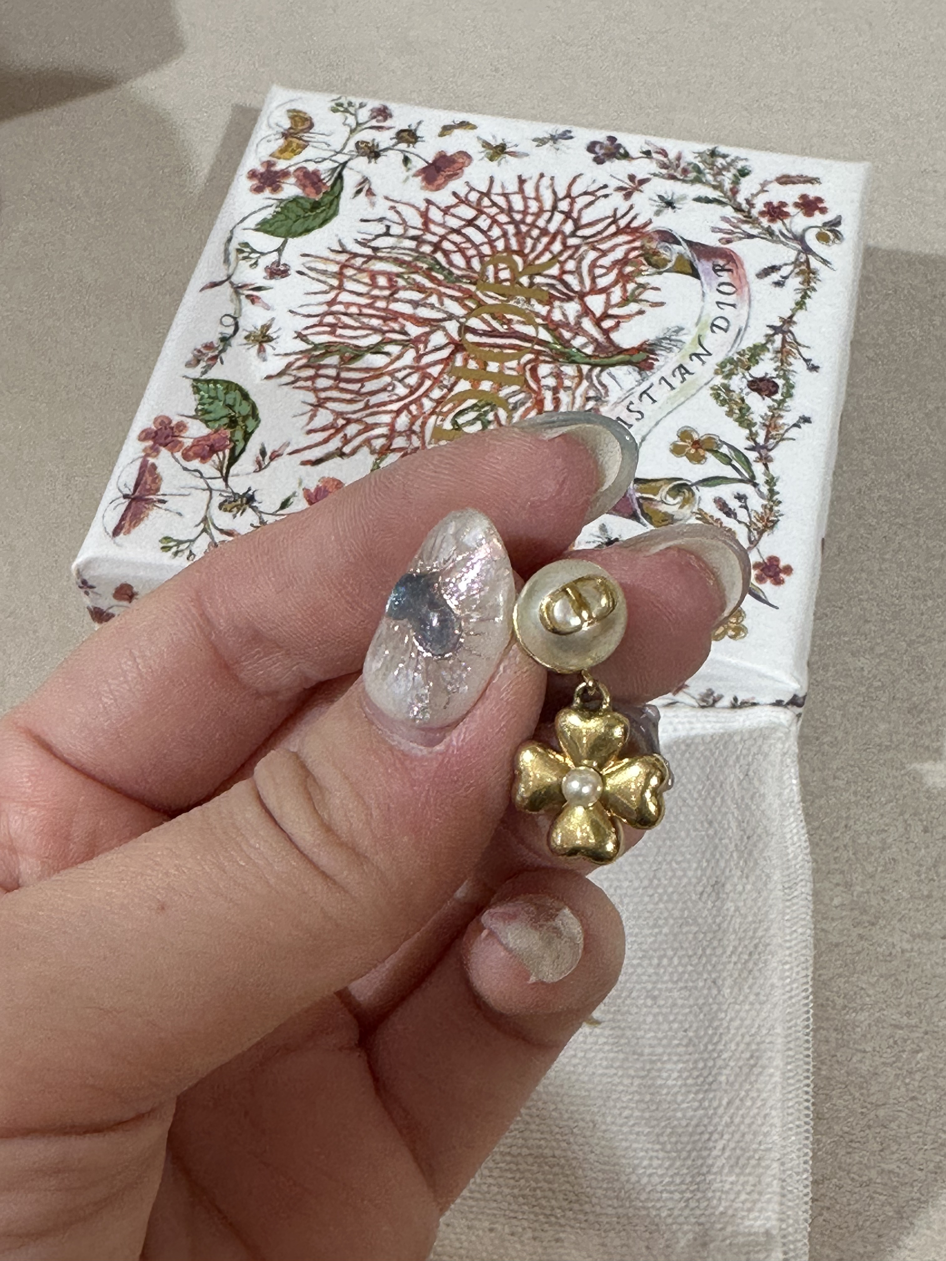 全新Dior四葉草耳環🤍現貨