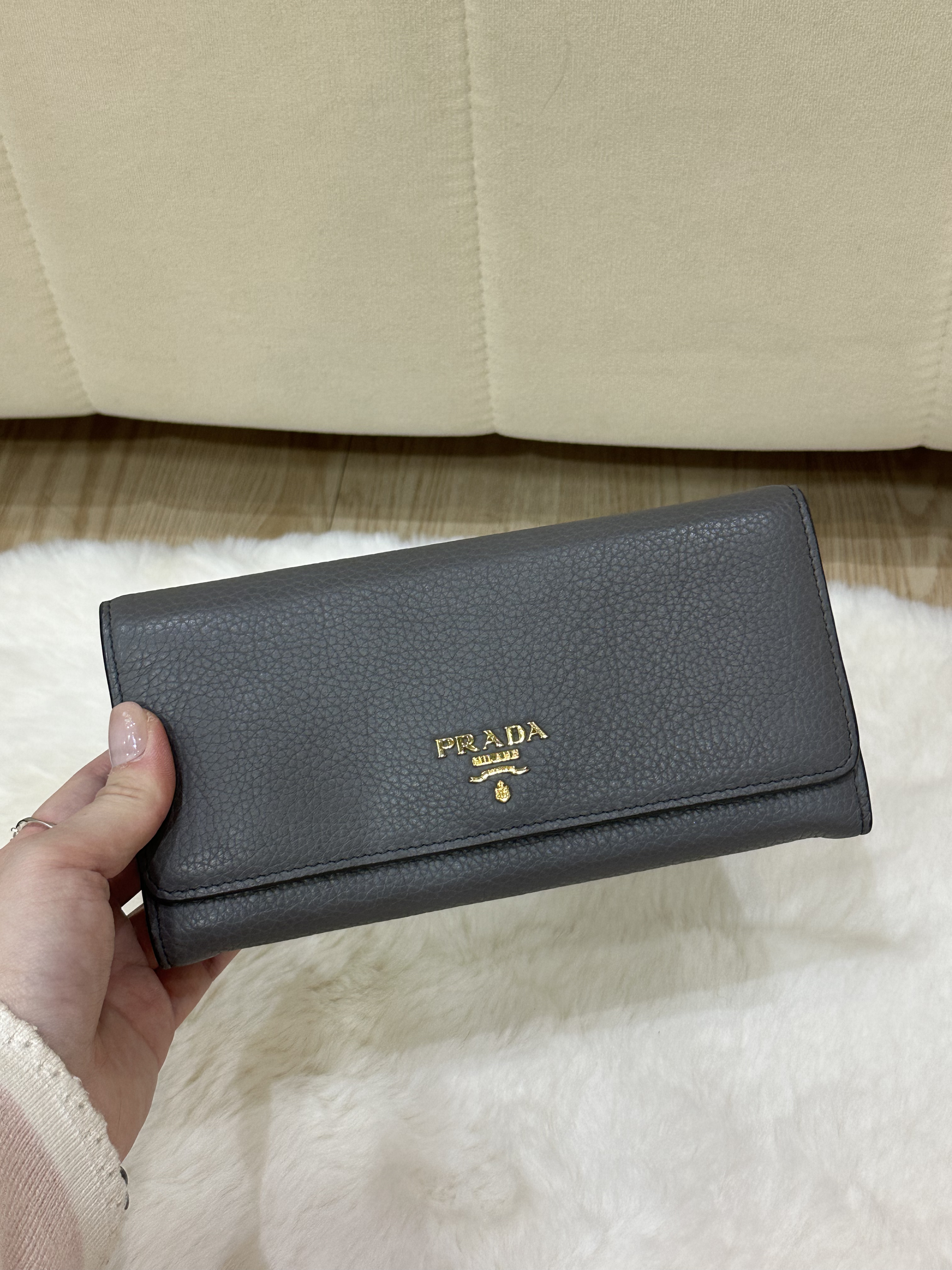 Prada 大象灰拼藍色長款銀包 現貨❣️