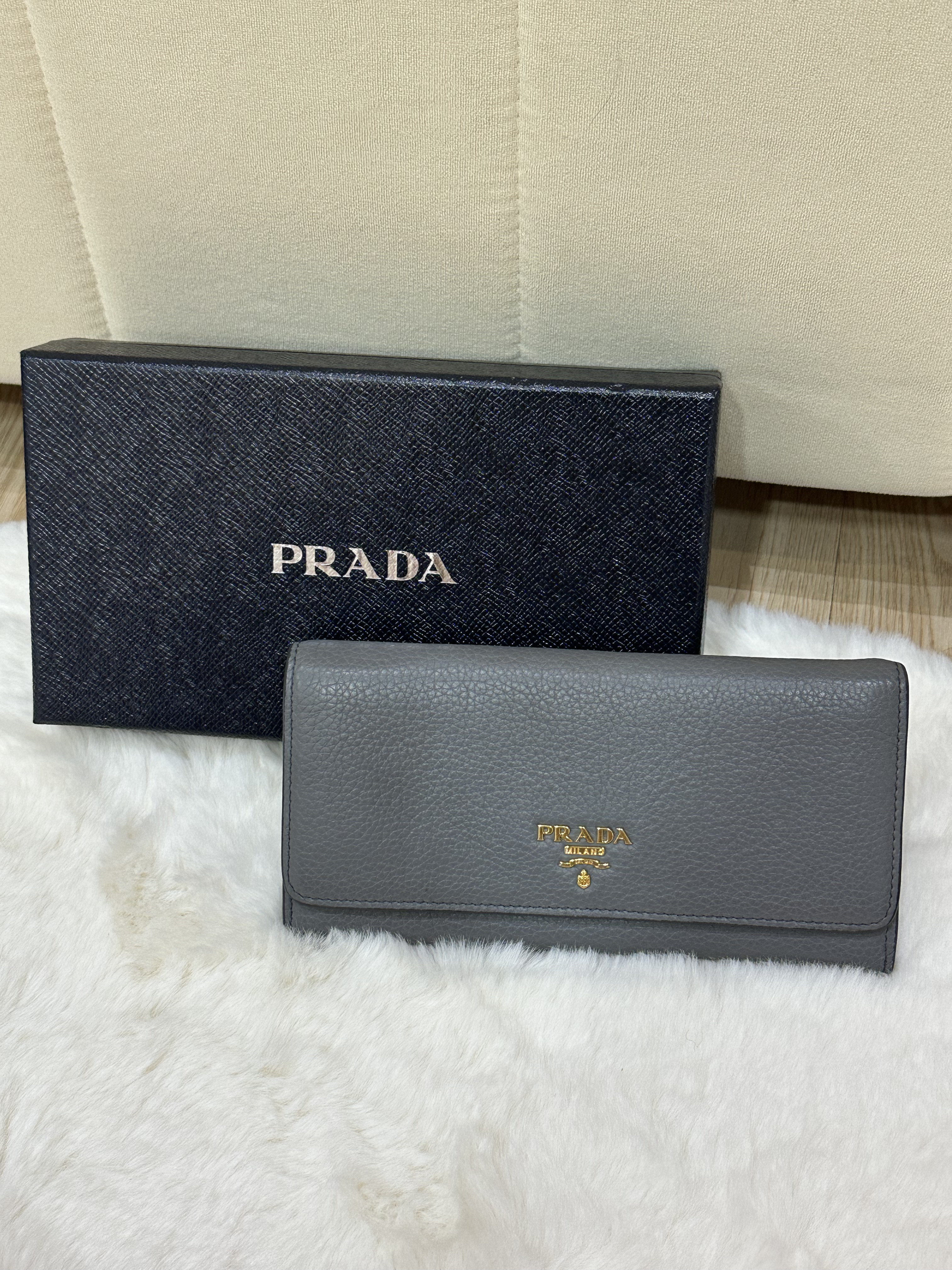 Prada 大象灰拼藍色長款銀包 現貨❣️
