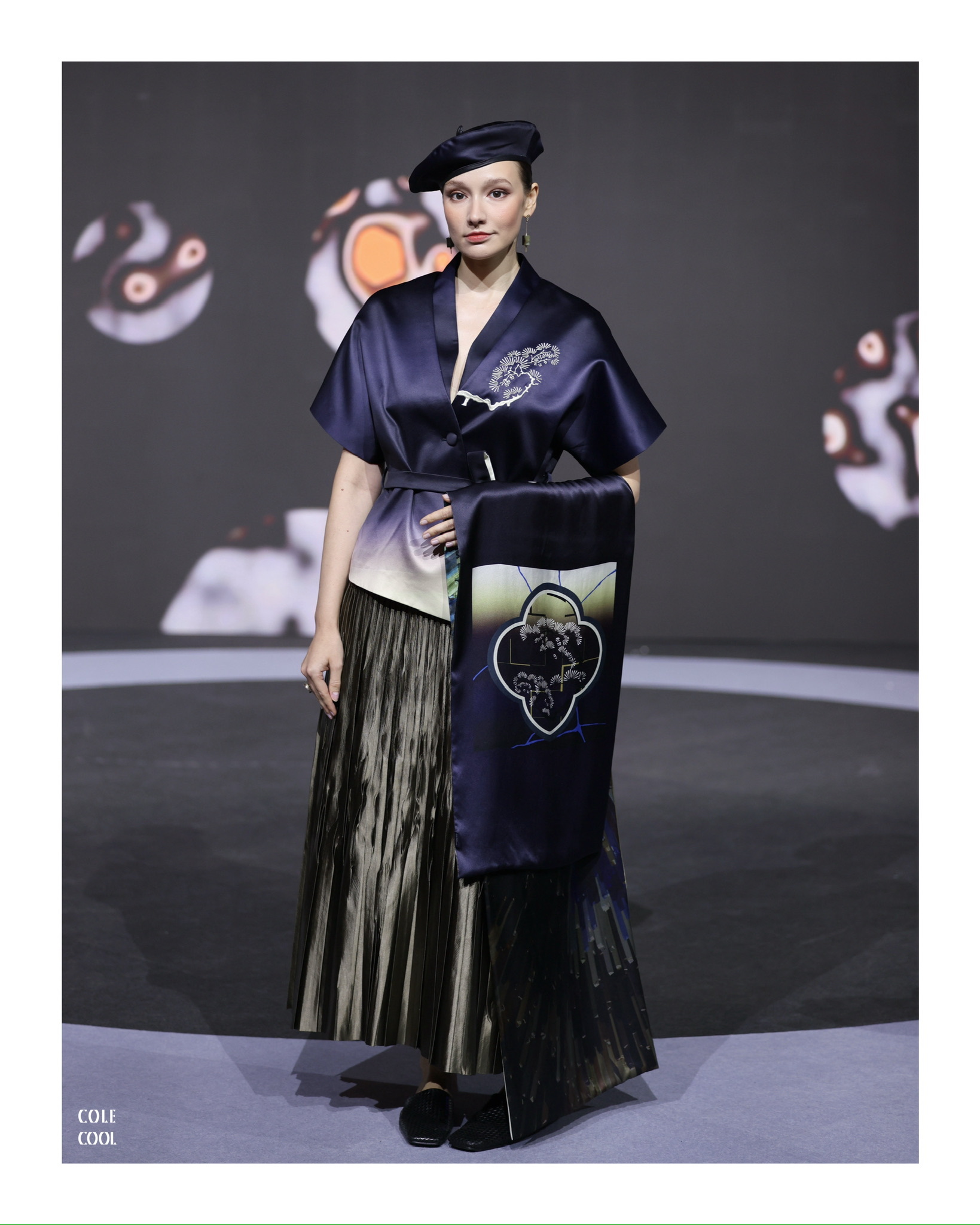 COLE COOL Lacquer Art AOP Print Embroidery Jacket