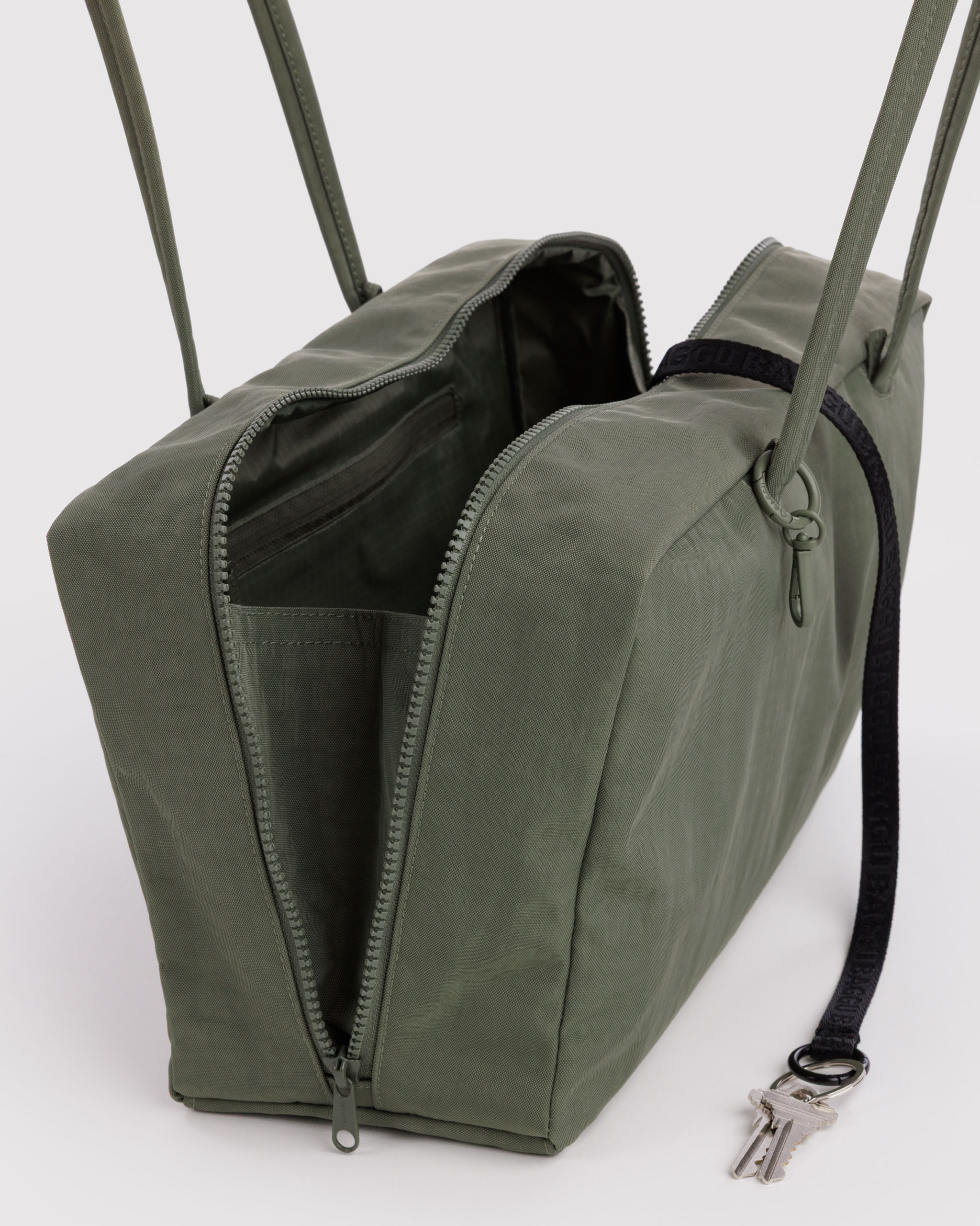 Medium Nylon Bowler Bag - Caper｜BAGGU