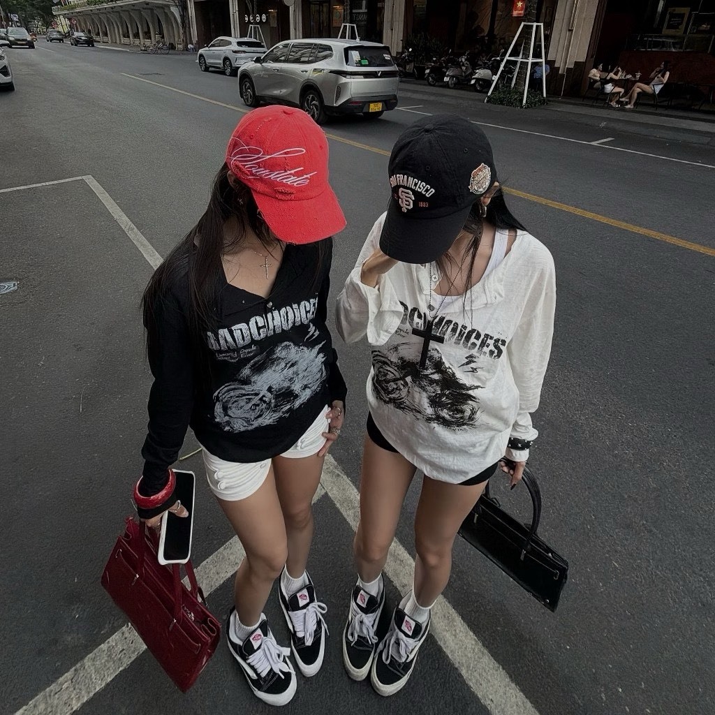 （現貨）越南品牌 Badchoices 大logo 排扣 薄長袖 Badchoices11