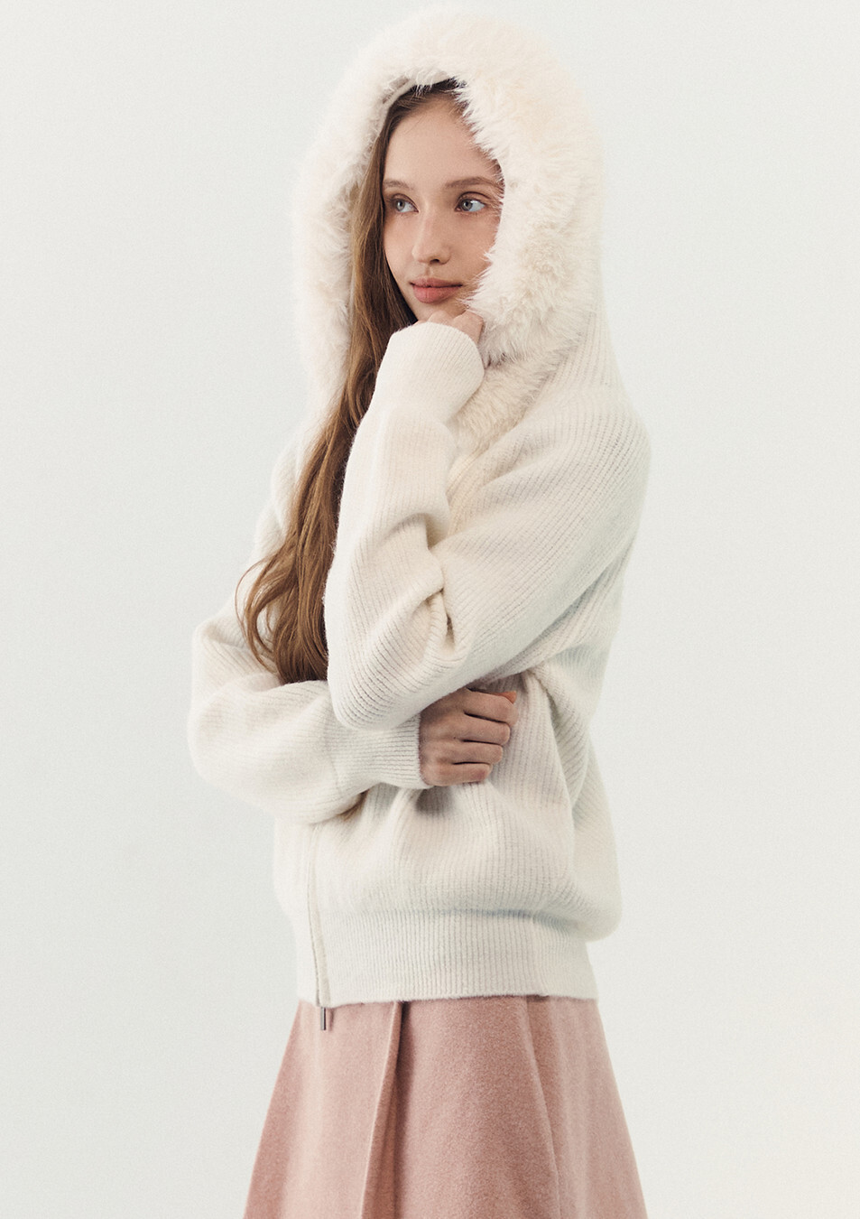 【入LIVECODE一件減至$288😱🔥！】【韓妹大愛品牌！北村旗艦總店封館🇰🇷】【MARIECLAIRE】[Seulgi pick] Fur hooded knit zip-up(2 Colors)